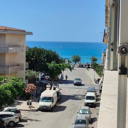 Lungomare Vazzana Apartment Cefalu Exterior photo